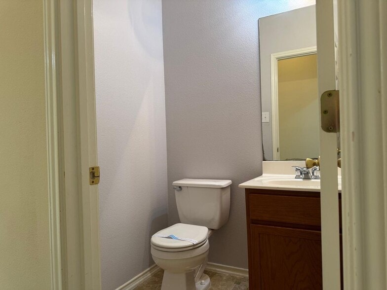 Building Photo - 4526 Darien Vista