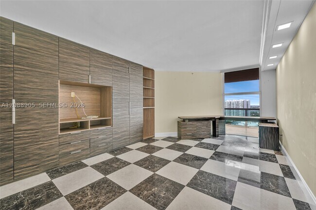 Building Photo - 3370 Hidden Bay Dr