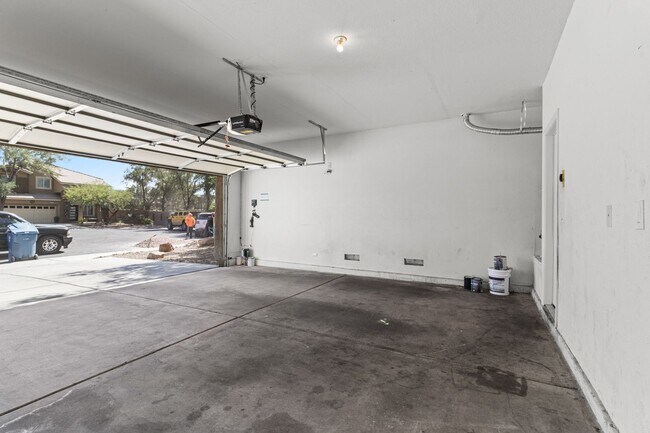 Building Photo - NW!! GATED!! Playground!!!Low maintenance ...