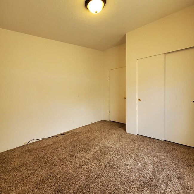 Building Photo - Pet Friendly 3 Bed : 2Bath Home w/ a Carport