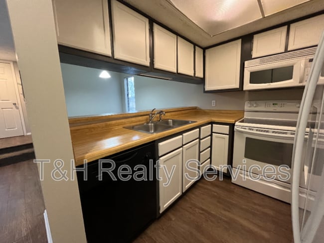 Building Photo - 2971 Horseshoe Bend Dr