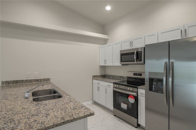 Building Photo - 4538 SW 8th Pl