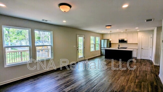 Building Photo - 2367 Summit Ave NW