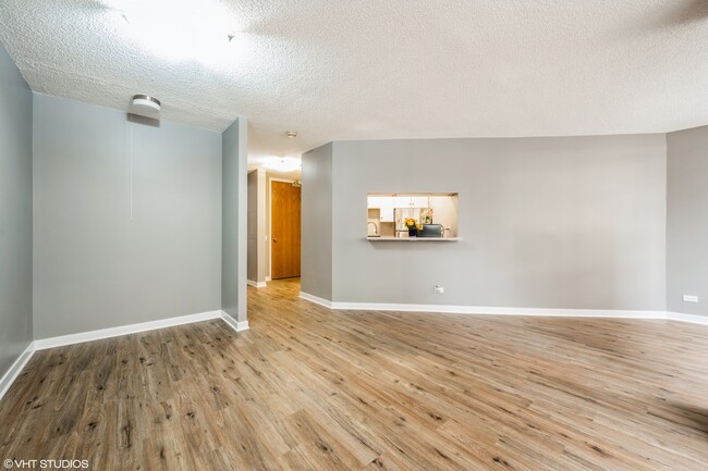 Building Photo - 2800 N Orchard St