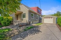Building Photo - Charming Bungalow in Overlook neighborhood...
