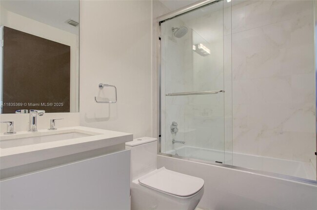 Building Photo - 701 Crandon Blvd