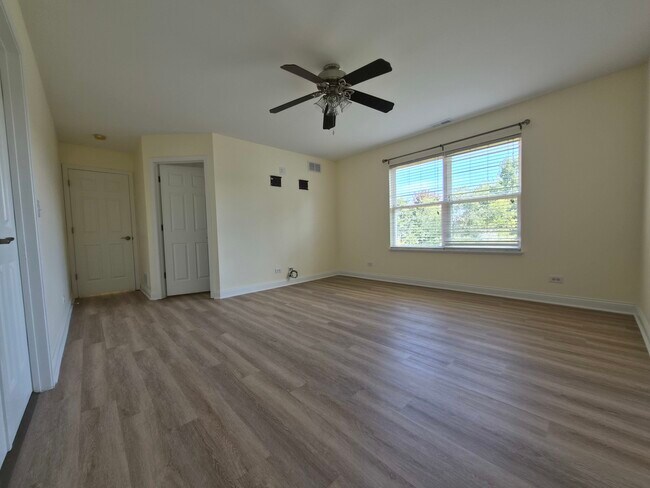 Building Photo - 2355 Shiloh Dr