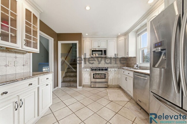 Building Photo - 8903 Freestone Ave