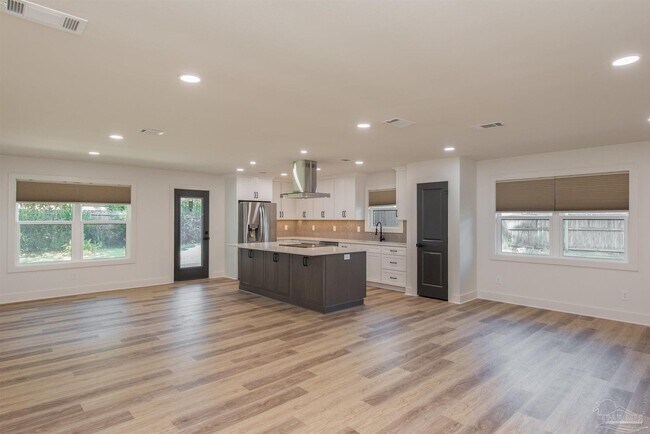 Building Photo - 2540 Hallmark Dr