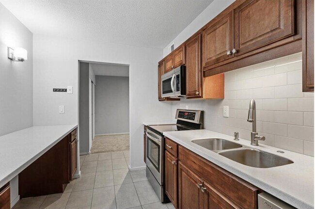 Building Photo - 6423 Colony Way