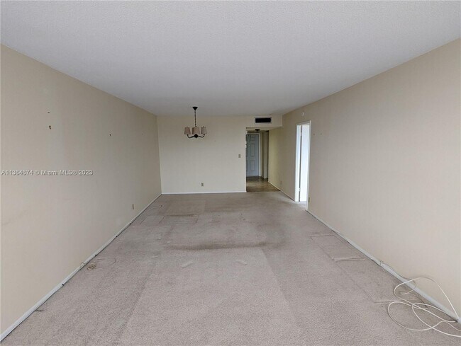 Building Photo - 2600 S Course Dr