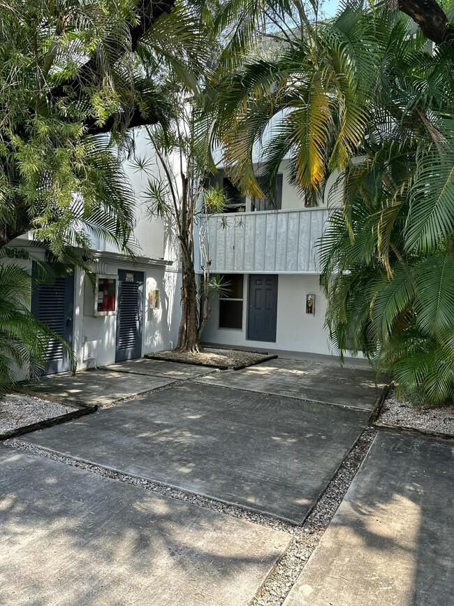 Primary Photo - 3071 SW 27th Ave