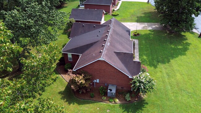 Building Photo - 19 Antietam Dr