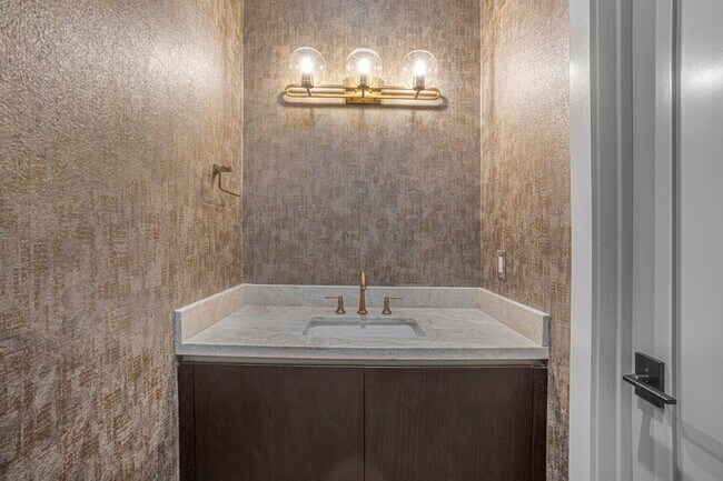 Building Photo - 8120 Stillmeadow Ct