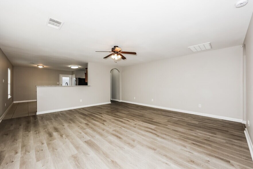 Building Photo - 4729 Cedar Springs Dr