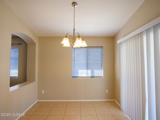 Building Photo - 1672 W Wood Crest Ct