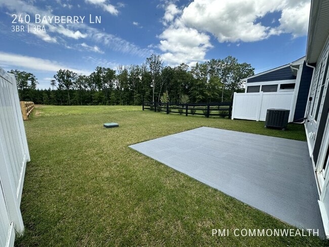Building Photo - 240 Bayberry Ln
