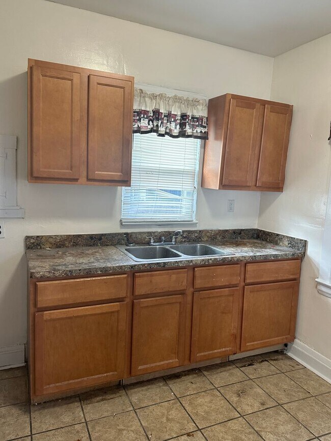 Building Photo - 3bd Single Cash Pay/Section 8