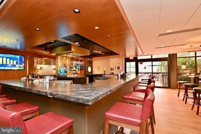 Building Photo - 5903 Mt Eagle Dr