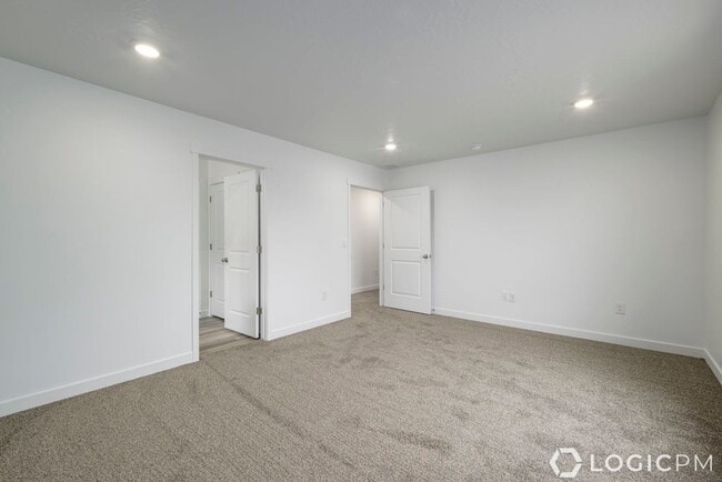 Building Photo - Stunning Brand New Home in Lehi!!