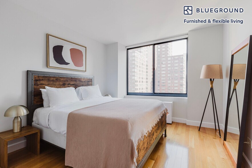 Building Photo - 235 W 48th St