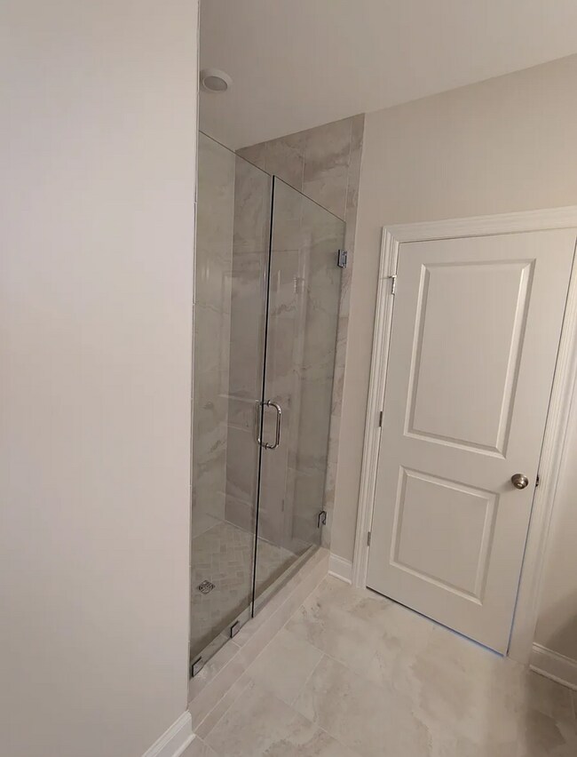 Building Photo - 7906 Pine St