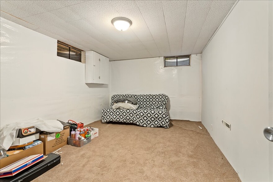 Basement bonus room - 218 Westbourne Rd