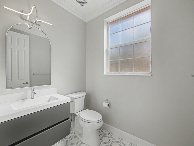 Building Photo - 1460 Corbison Point Pl