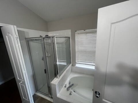 Building Photo - Beautiful 3BR/2BA Waterfront Home