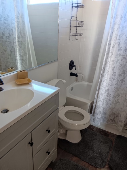 Building Photo - 8198 Ferguson Rd