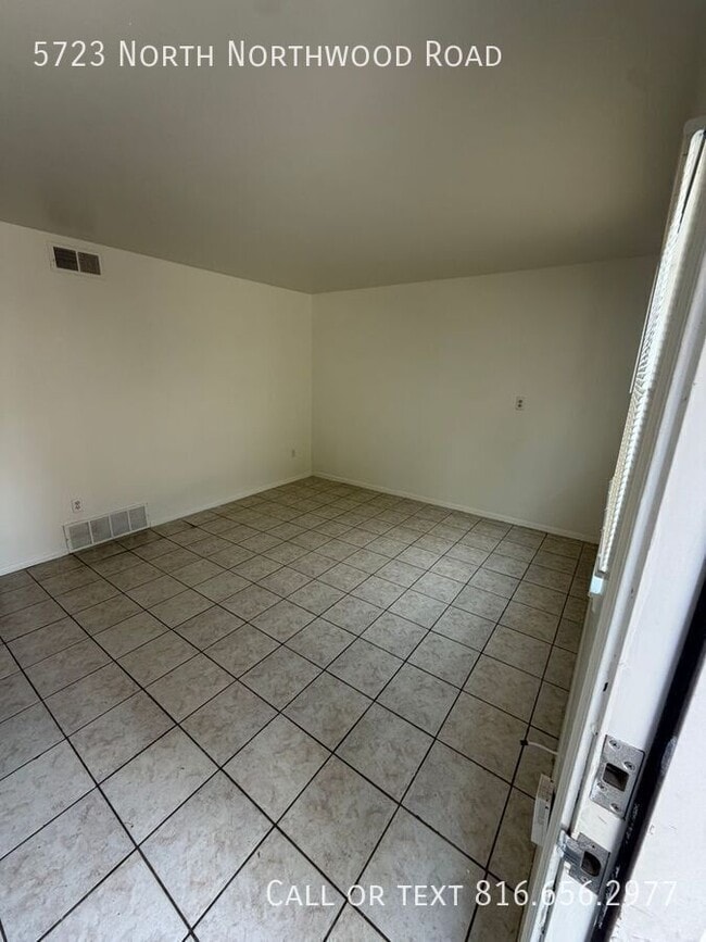 Building Photo - 5723 N Northwood Rd