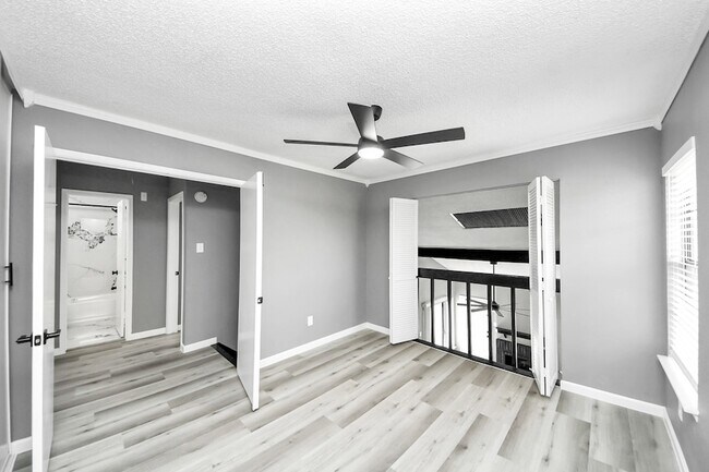 Building Photo - 6281 Ludington Dr