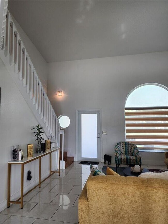 Building Photo - 9700 SW 16th Ct