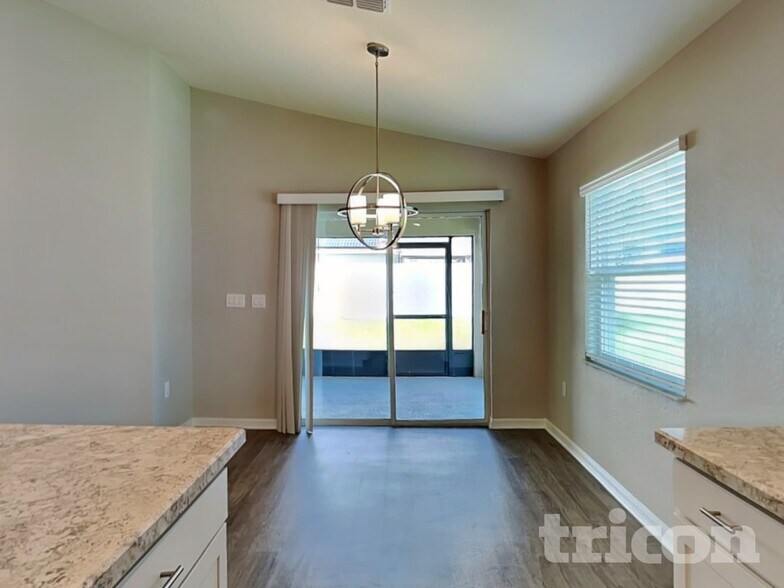 Building Photo - 579 Lorient Drive