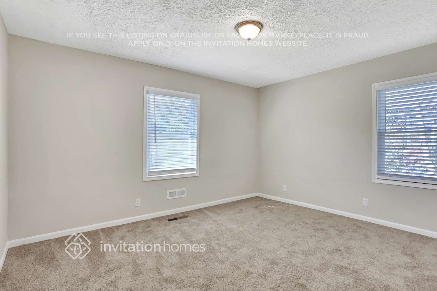 Building Photo - 2032 Rebecca Ln