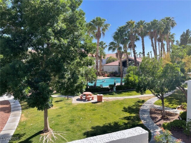 Building Photo - 700 Carnegie St