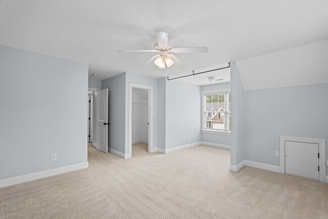 Building Photo - 4117 Chastain Dr