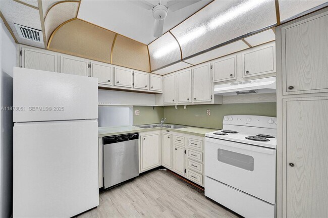 Building Photo - 5320 NW 11th St