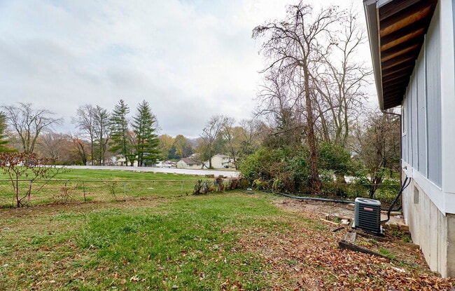 Building Photo - 7006 Shelton Ct