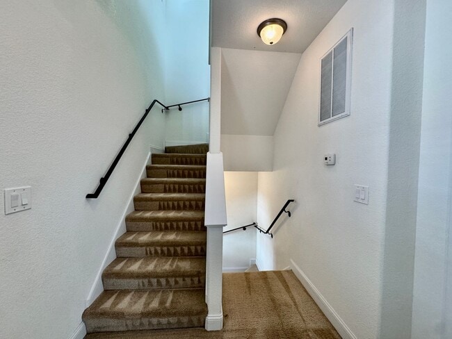 Building Photo - Ready 04-01-26! A Shadowlawn Condo w/Rooftop Deck - 3 Primary Suites - Outdoor Shower - Pet Frien...