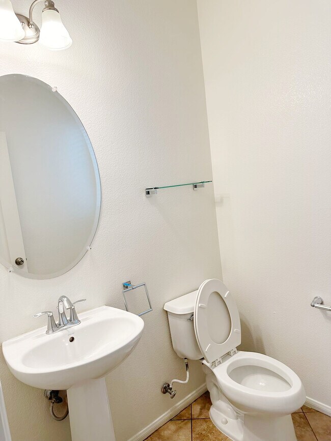 Building Photo - 1721 Spanish Sky Ave