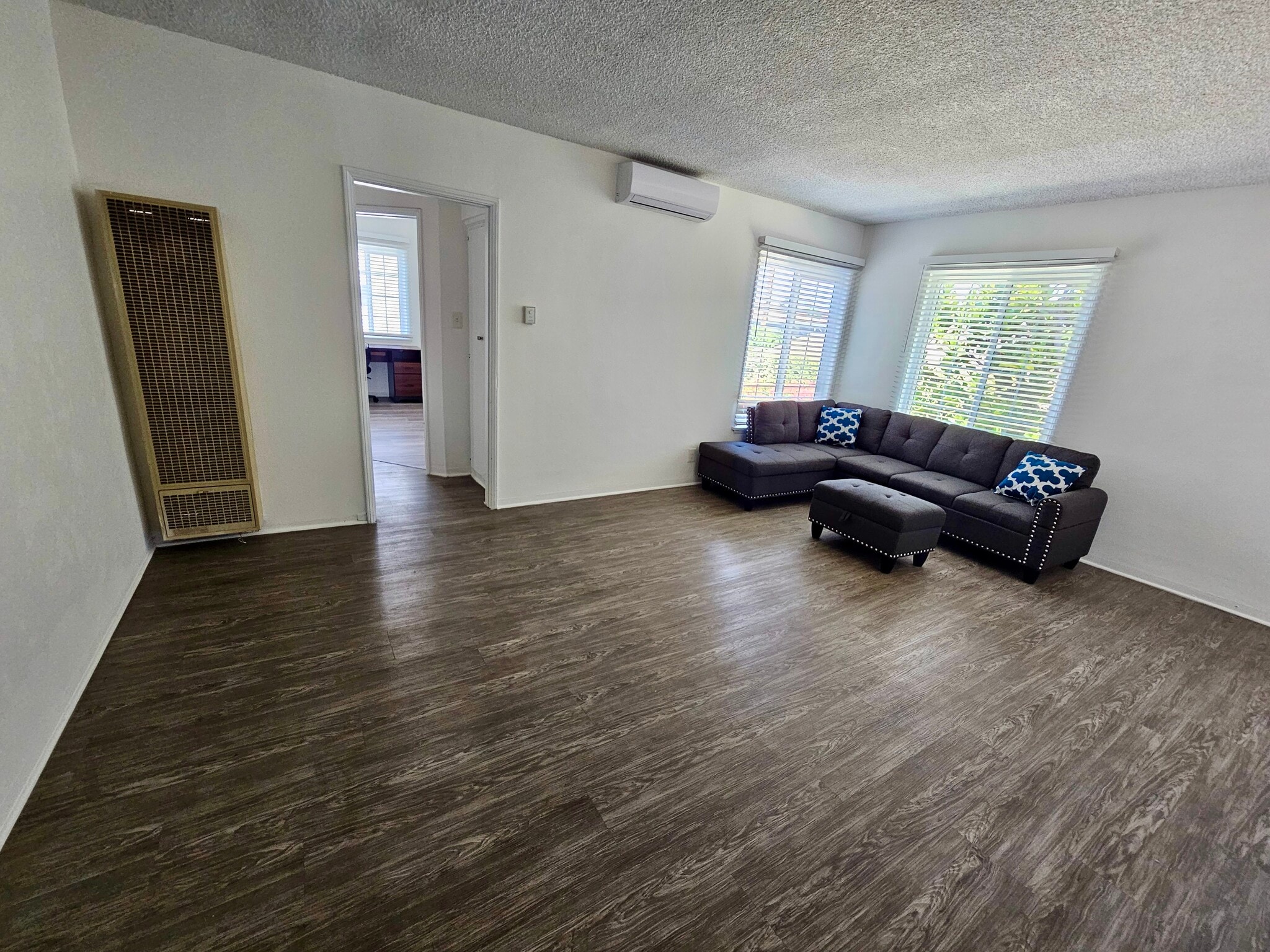 Building Photo - 1349 W 35th St