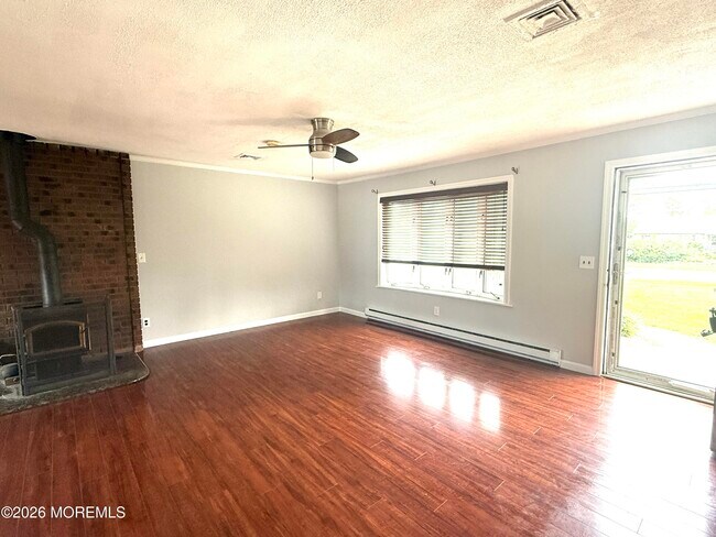 Building Photo - 523 Northern Blvd
