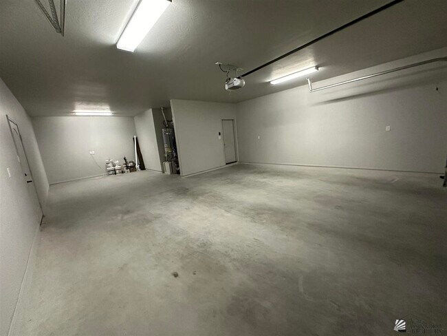 Building Photo - 7843 E 38th St