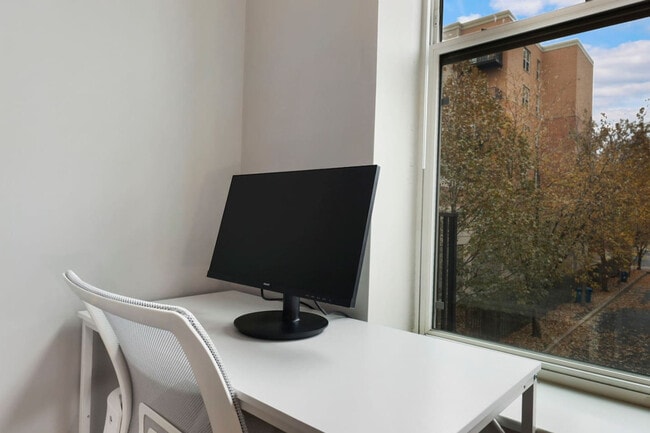 Building Photo - 256 N Addison Ave