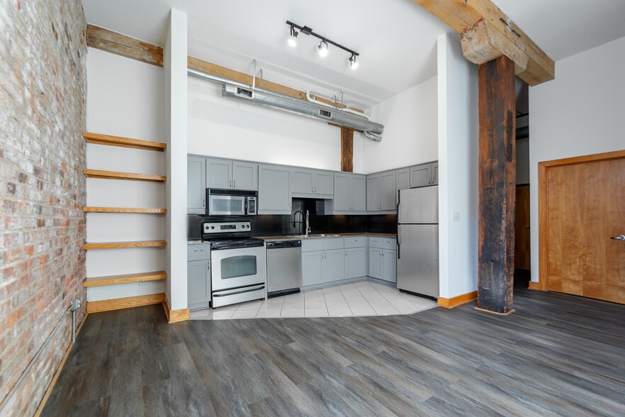 Building Photo - Southern Stove Lofts