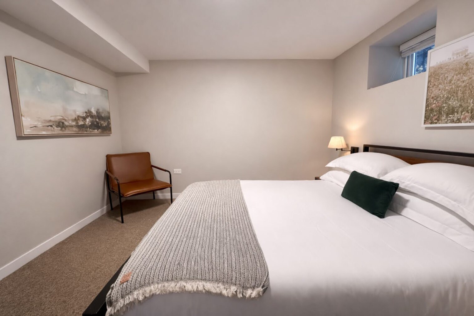 Building Photo - 736 N Throop St