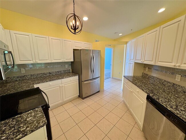 Building Photo - 6421 Bay Cedar Ln