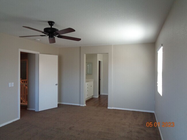 Building Photo - 2739 Garnet Ln
