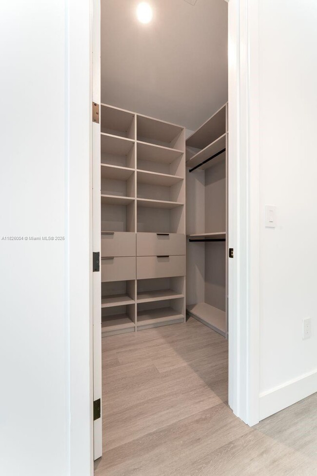 Building Photo - 3268 Gifford Ln